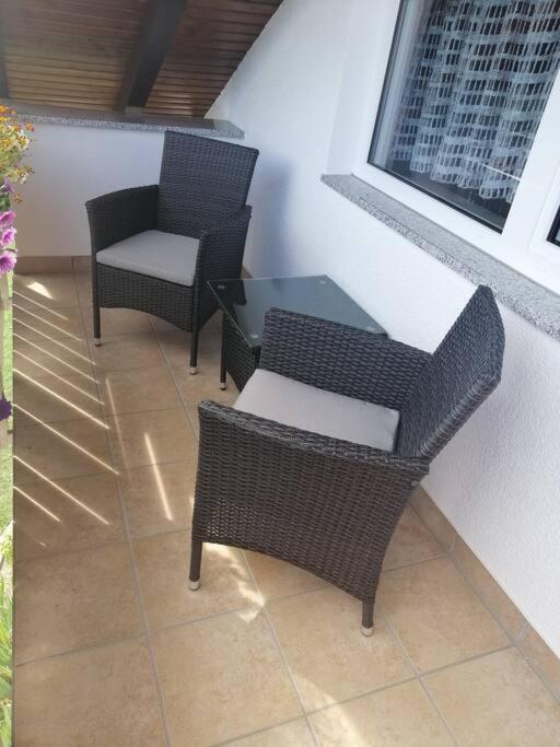 Moderne Ferienwohnung - Neu Renoviert - Ruhige Lage Waldachtal Extérieur photo