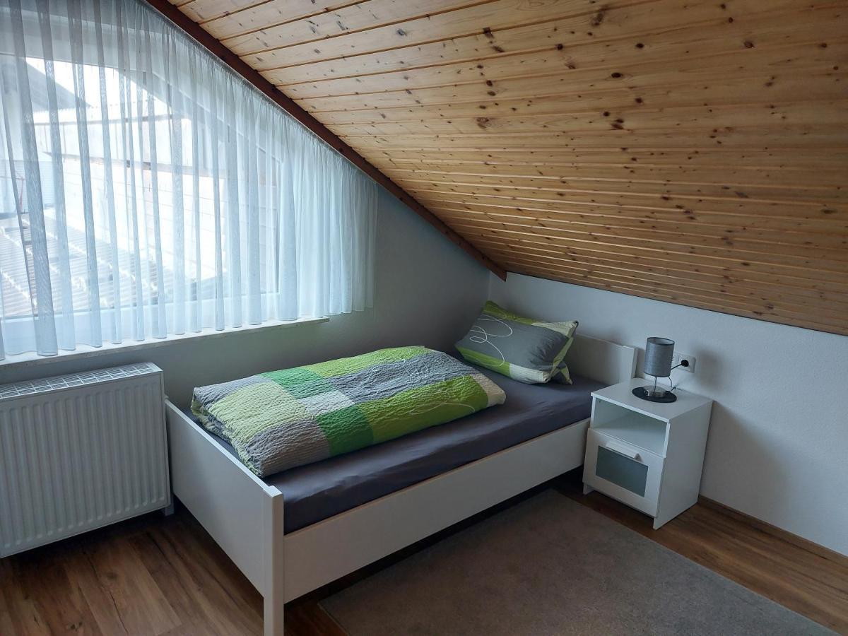 Moderne Ferienwohnung - Neu Renoviert - Ruhige Lage Waldachtal Extérieur photo